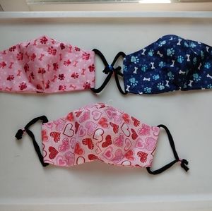 Face mask. With nose guard.